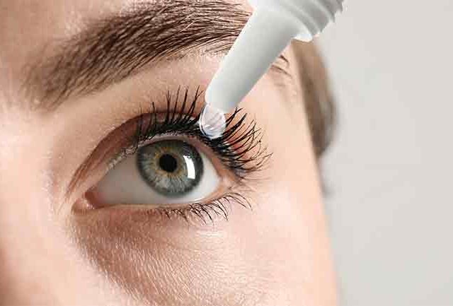 थंडीत डोळ्यांची काळजी घ्या...