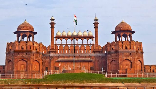 लाल किल्ला पर्यटकांसाठी १० दिवस बंद
