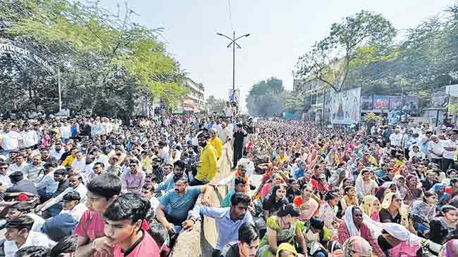 चिमुकलीच्या न्यायासाठी मालेगावात जनआक्रोश!