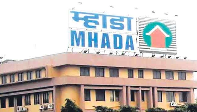 सायन प्रतीक्षा नगर येथील चार इमारती अतिधोकादायक घोषित