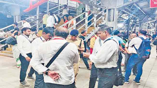 सात महिन्यांत ‘फुकट्यां’कडून मध्य रेल्वेची १४१ कोटींची दंड वसुली