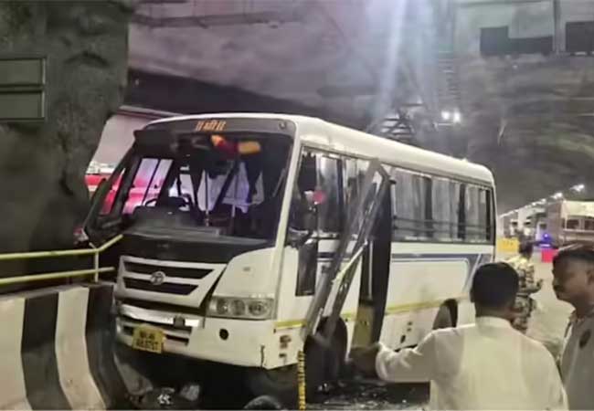 टाटा मिनी बसचा अपघात, गजानन महाराजांच्या दर्शनासाठी शेगावला निघालेल्या दोघांचा मृत्यू