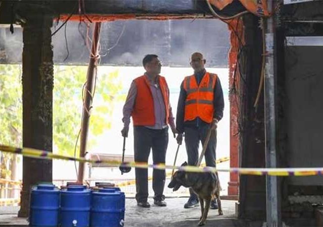 दहशतवादी उमरच्या घरात होता बॉम्ब निर्मितीचा कारखाना