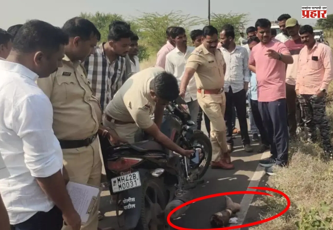 रस्त्यात तुटलेला पाय, बाजूला साखरेचं पोतं, इंदापूरमध्ये नेमका काय प्रकार?