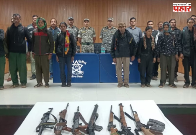 एमएमसीचा प्रवक्ता विकास नागपुरे उर्फ ​​अनंत आणि ११ नक्षलवाद्यांचे गोंदिया पोलिसांसमोर आत्मसमर्पण, नक्षलवाद समाप्तीच्या दिशेने महत्त्वाचे पाऊल