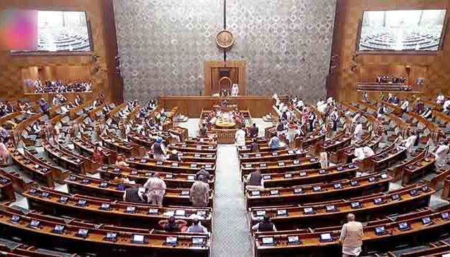 मोठी बातमी: या हिवाळी अधिवेशनात सरकार जुन्या पुराण्या १२० कायद्यांना तिलांजली देणार अनेक आर्थिक सुधारणावादी 'ही' बिले मांडणार