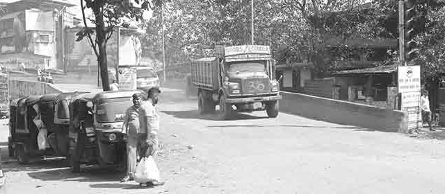 कल्याण पूर्व-पश्चिम जोडणारा स्व. आनंद दिघे उड्डाणपूल बंद