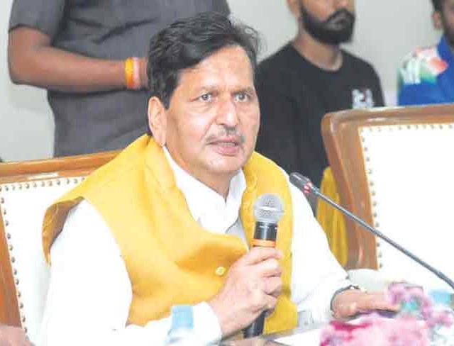 बांगलादेशी, रोहिंग्यांच्या घुसखोरी विरोधात कारवाई कडक करा: मंगलप्रभात लोढा यांची मागणी