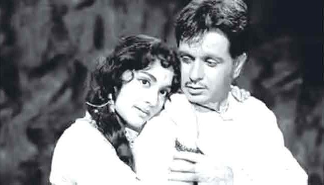 ये मिलन हमने देखा यहीं पर...