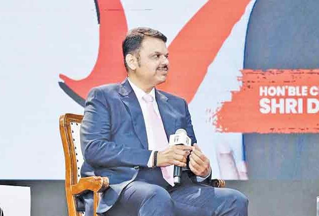 मुंबईतील कनेक्टिव्हिटीचे प्रकल्प युद्धपातळीवर पूर्ण करणार