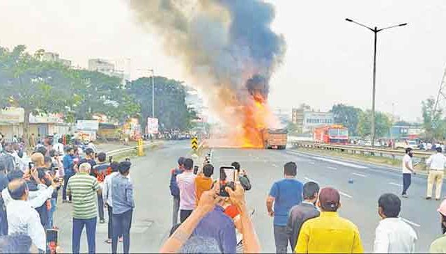 मृत्यू इथले संपत नाही