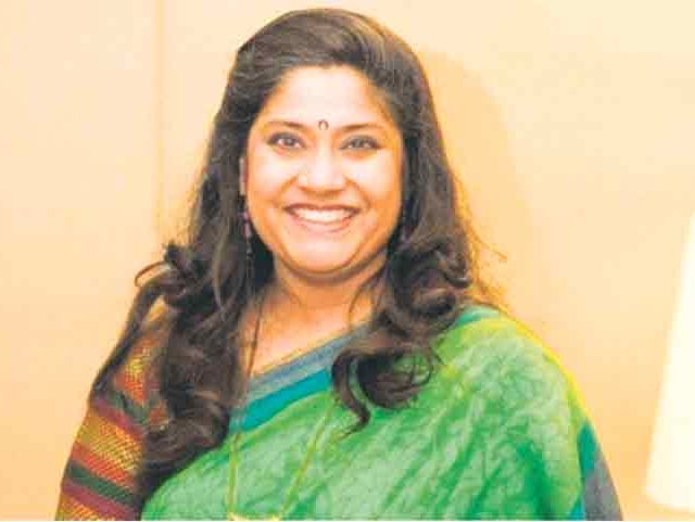 रेणुका शहाणेची 'धावपट्टी' ऑस्करला