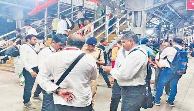 सात महिन्यांत ‘फुकट्यां’कडून मध्य रेल्वेची १४१ कोटींची दंड वसुली