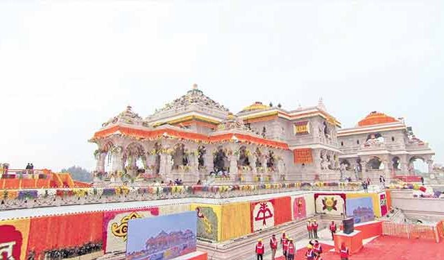 अयोध्येवर भगव्याची शोभा