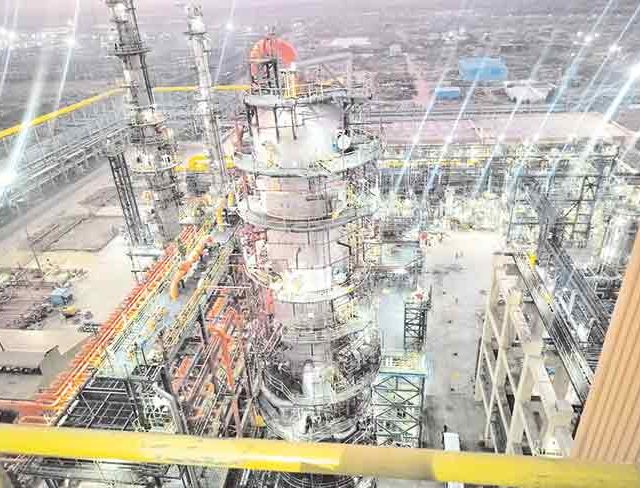 देशातील पहिला अत्याधुनिक एचपीसीएल रिफायनरी अंतिम टप्प्यात