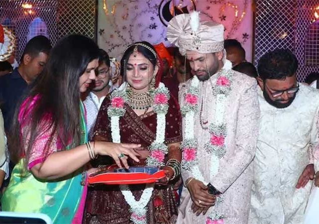 पंकजा मुंडेंच्या पीएच्या पत्नीची आत्महत्या, पीए अनंत गर्जेच्या शरीरावर आढळल्या २८ जखमा