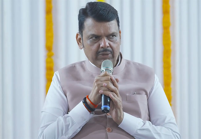 AI च्या मदतीने दूध भेसळ रोखण्यासाठी IIT ची मदत घेण्याचे मुख्यमंत्र्यांनी दिले निर्देश
