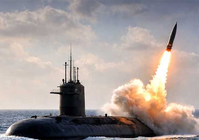 भारतीय नौदलाने पाणबुडीतून केली ३५०० किमी मारक क्षमतेच्या K-4 बॅलेस्टिक क्षेपणास्त्राची चाचणी