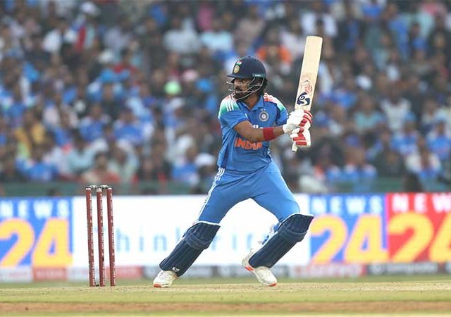 रायपूर ODI : द. आफ्रिकेपुढे ३५९ धावांचे लक्ष्य