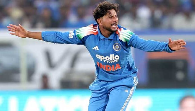 भारताने दक्षिण आफ्रिकेचा डाव ४८ व्या षटकात गुंडाळला, जिंकण्यासाठी हव्या २७१ धावा