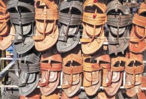 महागाई आटोक्यात, गरिबी कायम