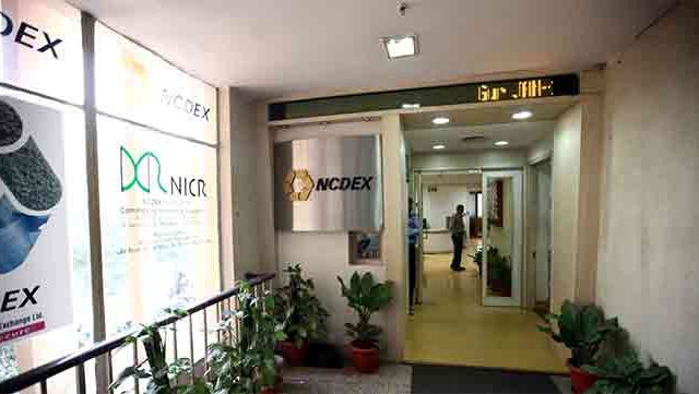 घरोघरी म्युच्युअल फंड पोहोचवण्यासाठी NCDEX व्यासपीठाला इक्विटी गुंतवणूकीसाठी सेबीची मान्यता