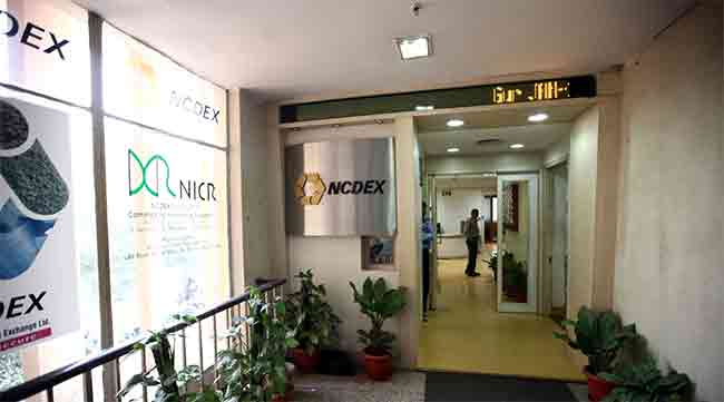 घरोघरी म्युच्युअल फंड पोहोचवण्यासाठी NCDEX व्यासपीठाला इक्विटी गुंतवणूकीसाठी सेबीची मान्यता