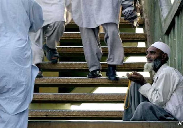 सौदी अरेबियाने हाकलून दिले ५६ हजार पाकिस्तानी भिकारी