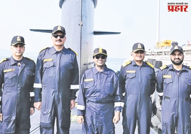 राष्ट्रपतींचा 'आयएनएस वाघशीर'मधून प्रवास