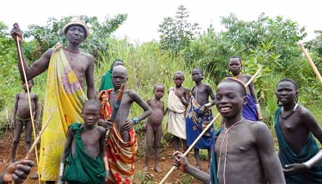 मुलीसाठी नग्न होऊन युद्धाचा भयंकर खेळ, जीव जाईपर्यंत… लग्नाची अजब परंपरा माहिती आहे का