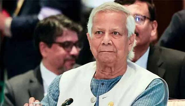 कट्टरतेकडे झुकत असलेला बांगलादेश होत आहे कर्जबाजारी