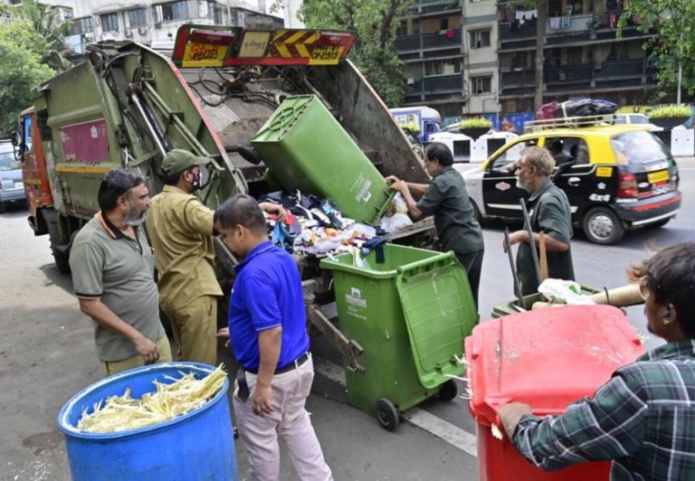 कचरा खासगीकरणाची फेरनिविदा की वाटाघाटी? अंदाजित दरापेक्षा ३९ ते ६३ टक्के अधिक दराने लावली कंपन्यांनी बोली