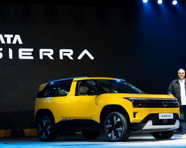 Tata Sierra Record Bookings: पहिल्या दिवशी टाटा सिएराला तुफान प्रतिसाद, १ दिवसात 'इतक्या' गाड्यांचे बुकिंग