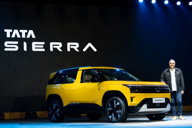 Tata Sierra Record Bookings: पहिल्या दिवशी टाटा सिएराला तुफान प्रतिसाद, १ दिवसात ‘इतक्या’ गाड्यांचे बुकिंग