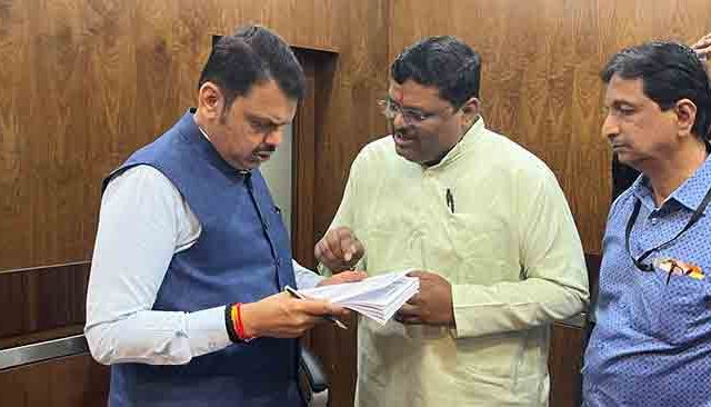 मंदिरांच्या जमिनी वाचवण्यासाठी विशेष कायदा करा!