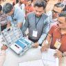 निवडणुकीच्या कामाला नकार देणाऱ्या कर्मचाऱ्यांना नोटीस