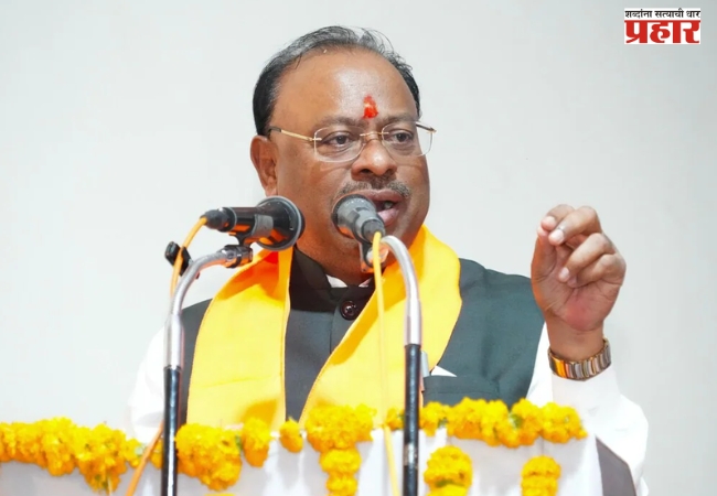 तांत्रिक अडचणींमुळे शेतकऱ्यांची कामे अडू नये ! – महसूलमंत्र्यांच्या स्पष्ट सूचना
