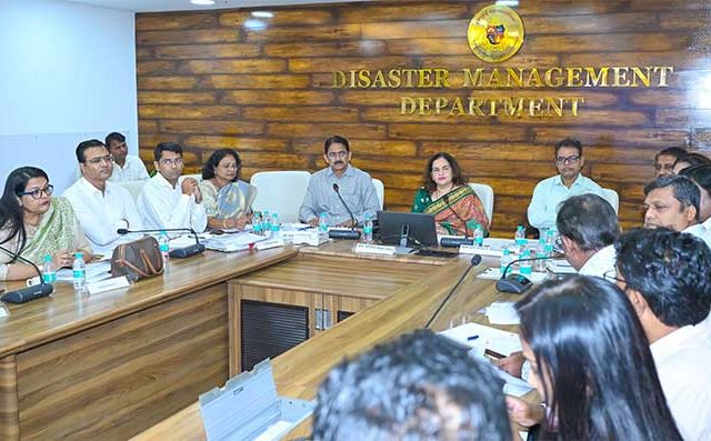 हरकती व सूचनांच्या पडताळणीसाठी स्थळ पाहणी करुन योग्य निर्णय घ्यावा