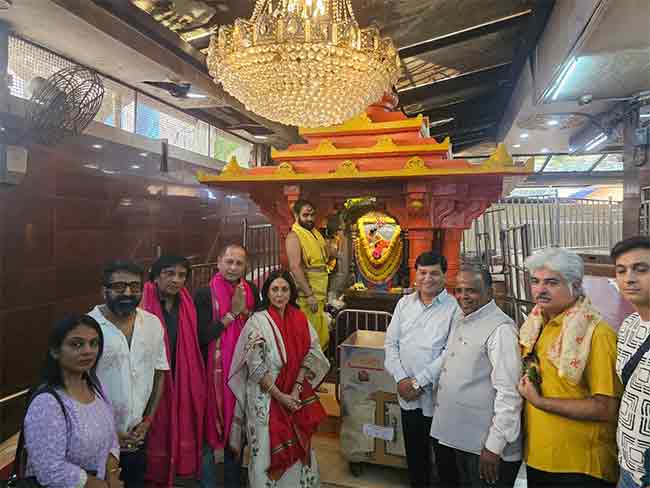 विपुल अमृतलाल शाह यांनी लाँच केलं नवं म्युझिक लेबल, सिद्धिविनायक मंदिरात ‘शुभारंभ’ गाण्याचं उद्घाटन!