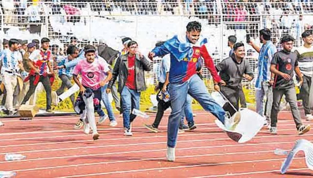 पश्चिम बंगालचे क्रीडा मंत्री अरूप विश्वास यांचा राजीनामा