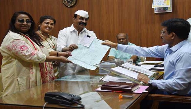 अभासेच्या गीता आणि योगिता गवळी यांनी भरले उमेदवारी अर्ज