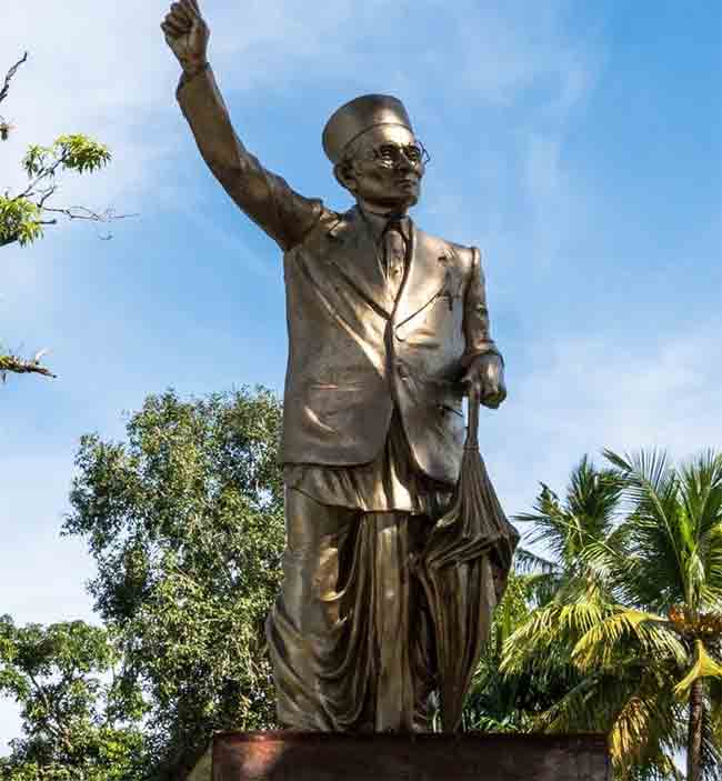 स्वातंत्र्यवीर विनायक दामोदर सावरकर यांच्या पुतळ्याचे अंदमान येथे अनावरण