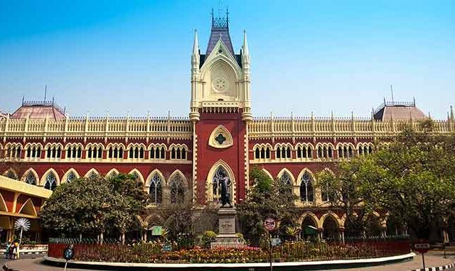 वकिलाकडून थुंकीने पान उलटण्यावर न्यायाधीशांचा आक्षेप