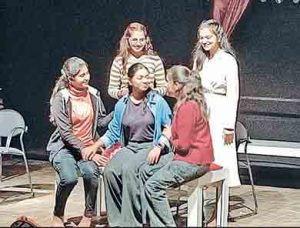 उतावळे परीक्षक आणि अकलेला बाशिंग