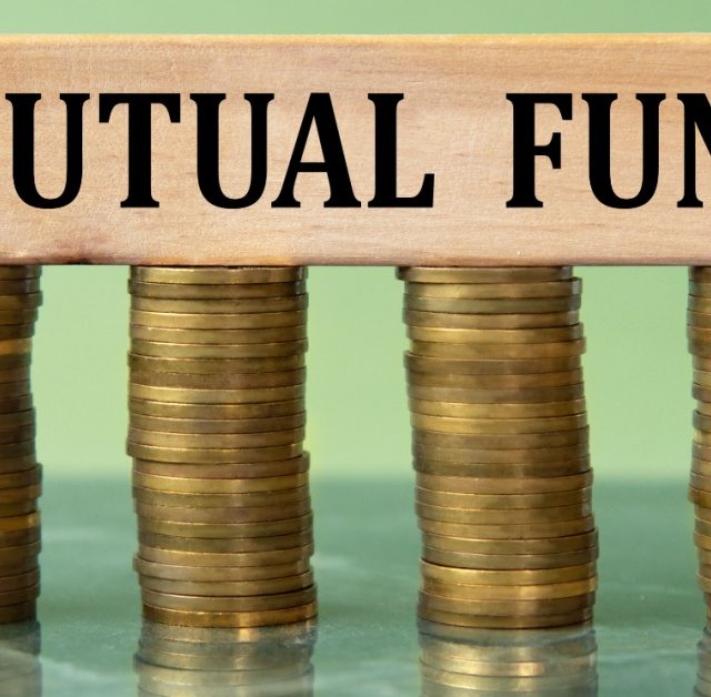 AMFI November Data: म्युच्युअल फंड इक्विटी गुंतवणूक अस्थिरतेतही जबरदस्त वाढ मिड व स्मॉल कॅप गुंतवणूकीत वाढला कल तर सोन्याच्या गुंतवणूकीत घसरण