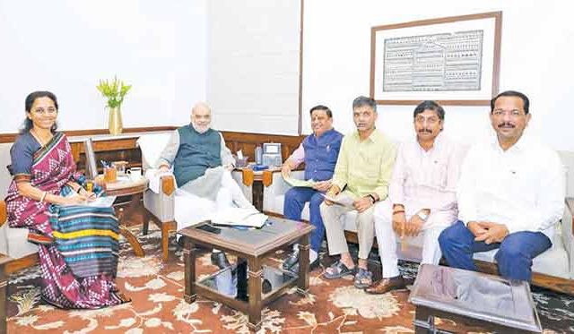 राज्यातली महाविकास आघाडी संपली?