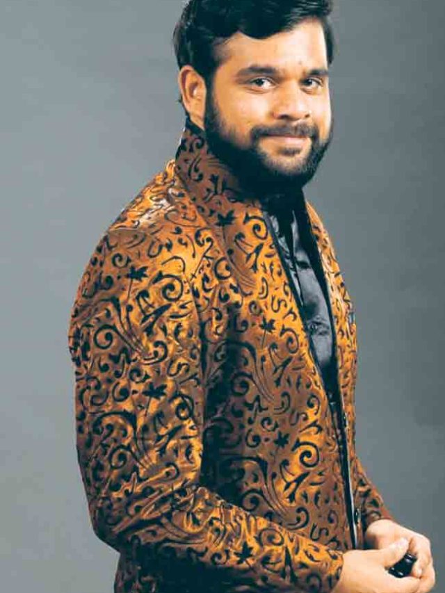 हृषिकेश जोशींच्या ‘बोलविता धनी’ नाटकासाठी क्षितीश दाते सज्ज!