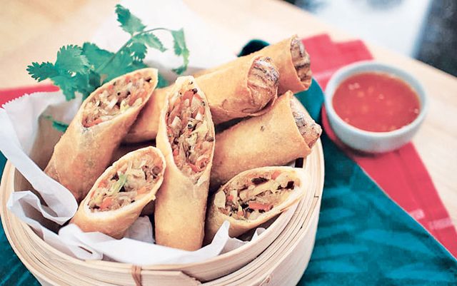 थाई स्प्रिंग रोल - इंडियन स्टाईल!