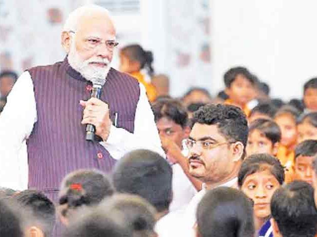 नौदल वेगाने आत्मनिर्भर होत आहे