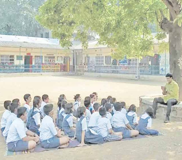 लढा मराठीचा व मराठी शाळा टिकवण्याचा